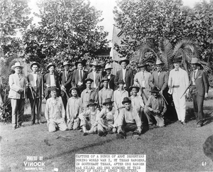 Captain Robert Hanson with posse and deserters/draft dodgers in San Augustine County, 1918. From the M.T. Gonzaullas collection.